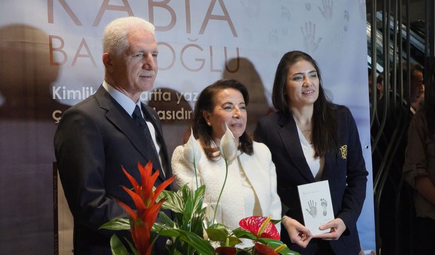 Rabia Babaoğlu’nun yeni kitabı ‘Katıksız’ okurlarla buluştu