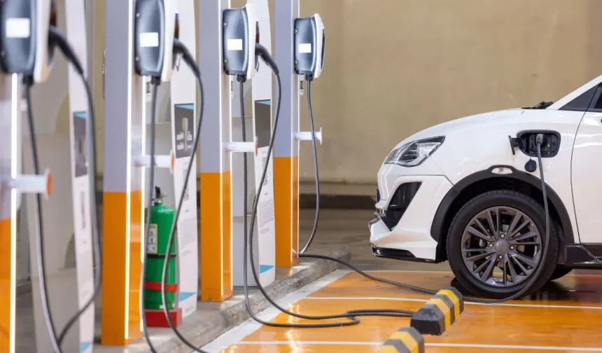 Türkiye'de şarj noktası sayısı 36 bin 984'e yükseldi