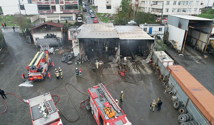 Arnavutköy’de tır tamirhanesinde korkutan yangın