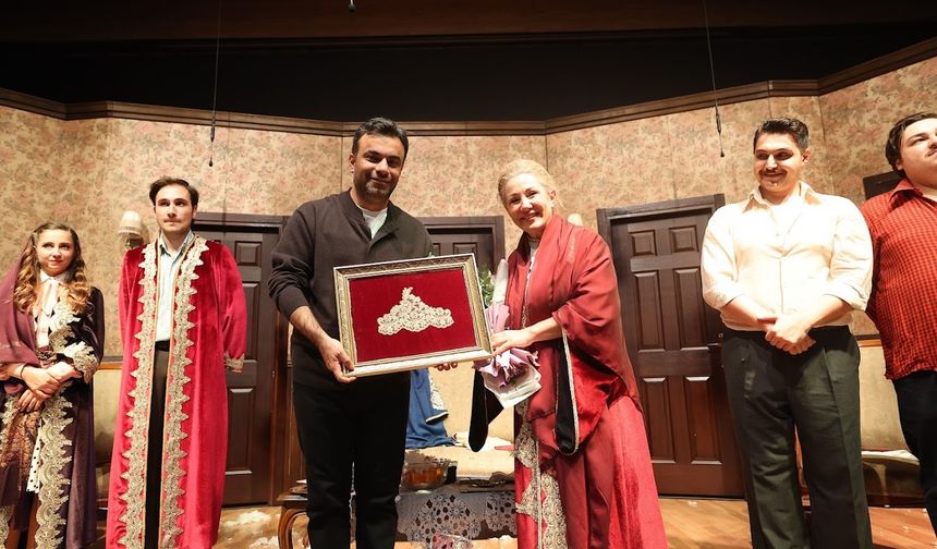 Bağcılar Belediyesi’nin hazırladığı prömiyer izleyicilerden tam not aldı