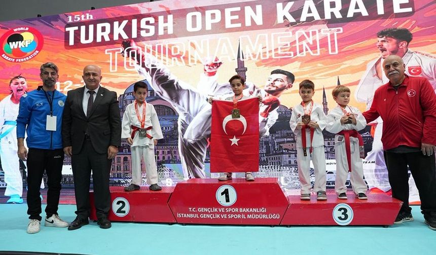 Uluslararası Karete Turnuvası'nda Gaziosmanpaşa rüzgarı esti