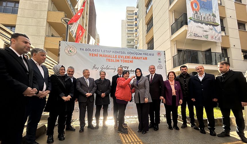 Gaziosmanpaşa’daki Yeni Mahalle Evleri Konutları sahiplerine teslim edildi