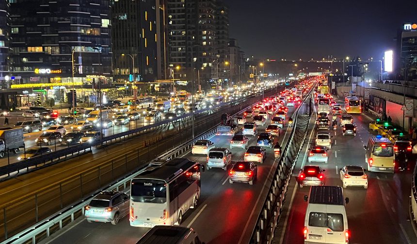 İstanbul’da trafik yoğunluğu yüzde 85’e ulaştı