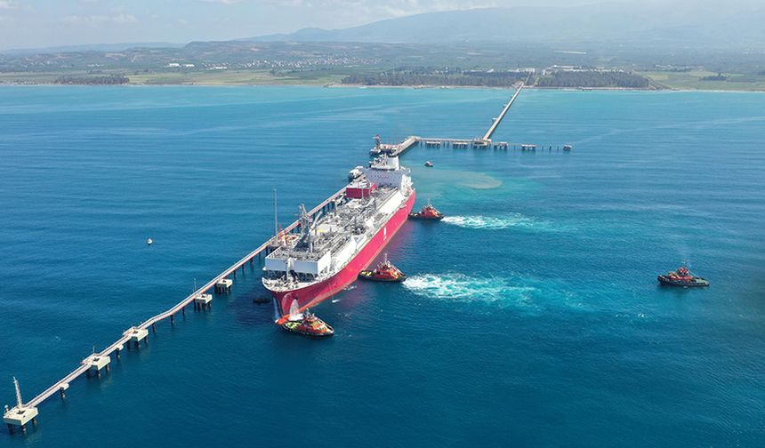 Ertuğrul Gazi gemisi, 100'üncü 'ship-to-ship' operasyonunu tamamlandı