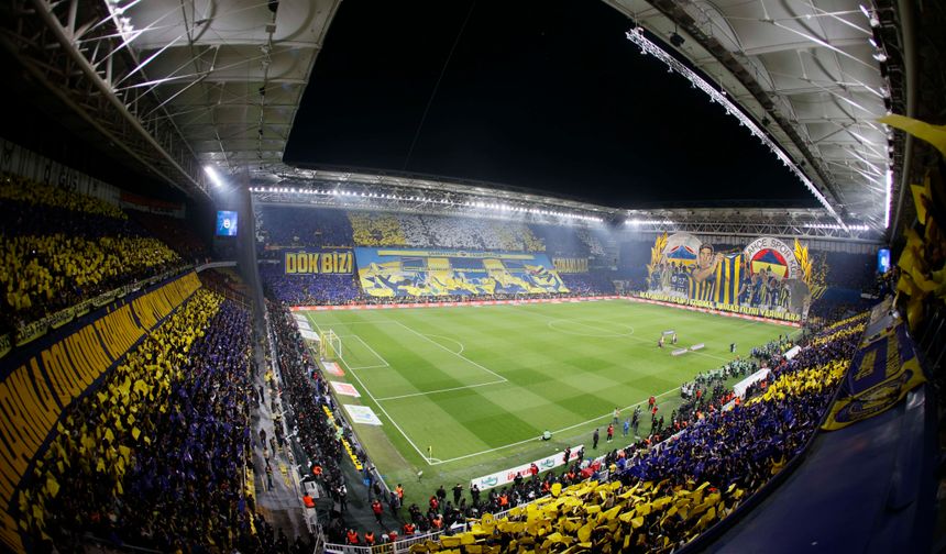 Fenerbahçe derbide 90+5’inci dakikada bulduğu golle yoluna yenilgisiz devam ediyor