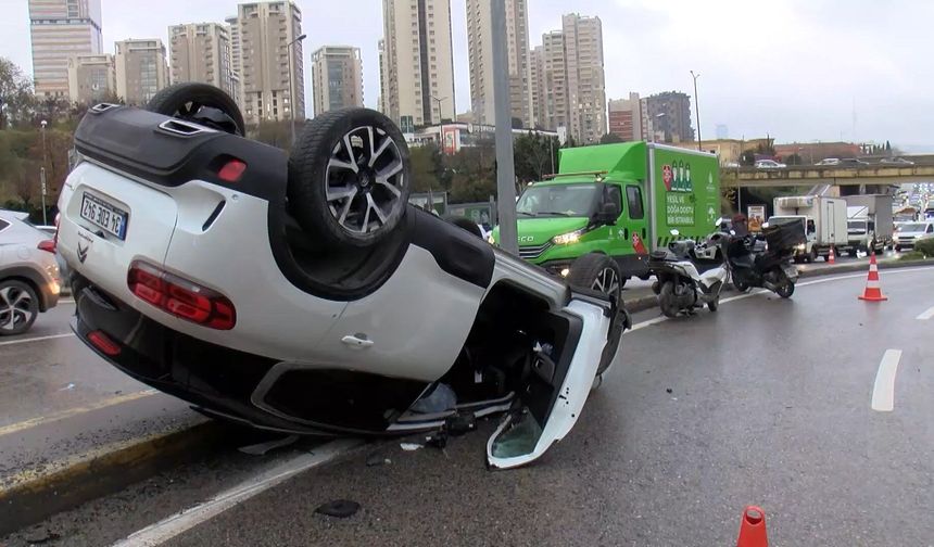 Ataşehir'de motosiklete çarpan otomobil takla attı