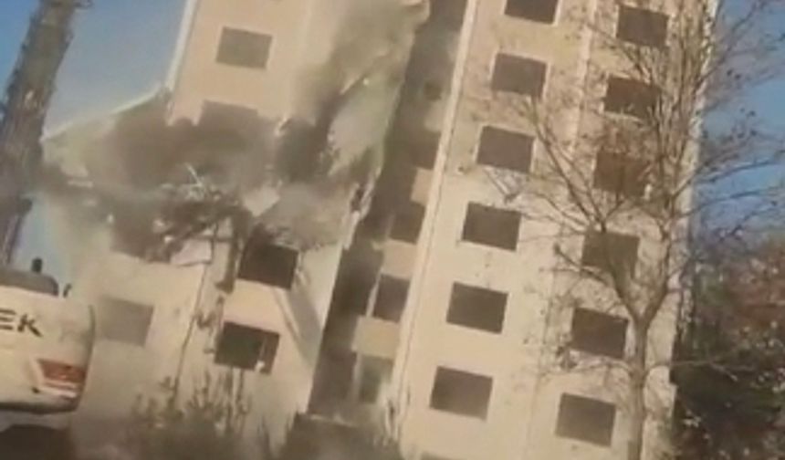 Beylikdüzü'nde 10 katlı binanın, yıkım sırasında çöktü