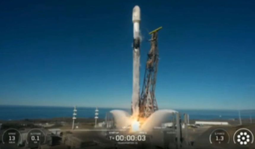 LUNA-1 uydusu başarıyla fırlatıldı