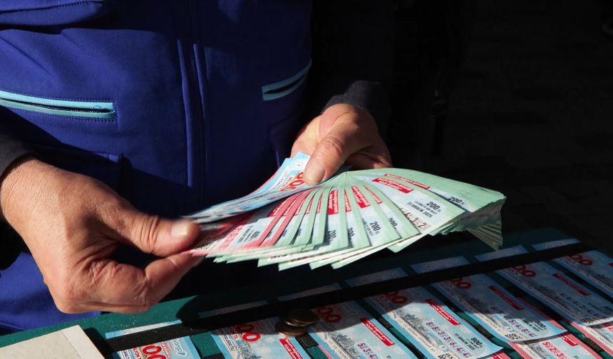 Yeni yıla sayılı günler kala Milli Piyango’nun 800 milyon TL’lik rekor ikramiyesine yoğun ilgi