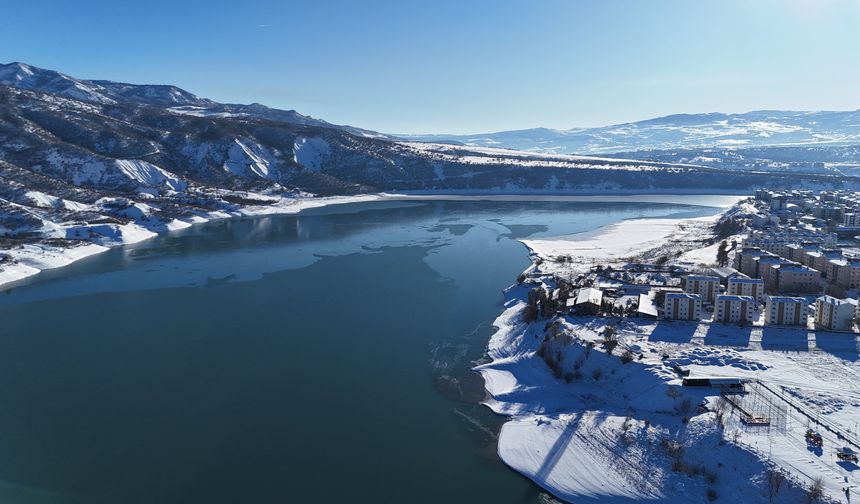 Munzur Nehri'nin karlar altındaki muhteşem görüntüsü