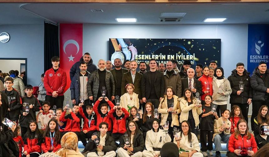 Esenler’in gururu sporcular onurlandırdı