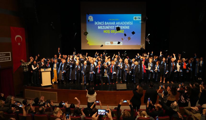 İkinci Bahar’da mezuniyet sevinci