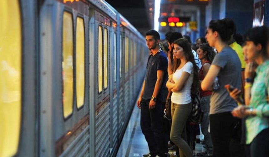 Gayrettepe-Halkalı metrosunda yolcu rekoru