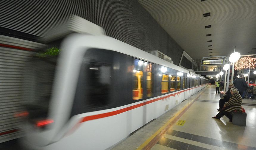 Kirazlı-Halkalı Metro Hattı'nda çalışma yok, esnaf isyanda