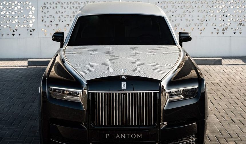 Rolls-Royce kaputa sanat işledi!