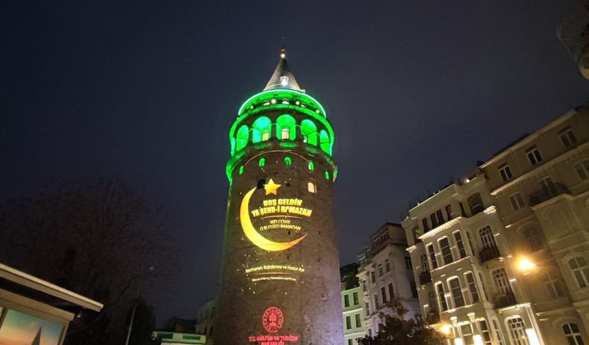 Galata Kulesi'ne ramazana özel görseller yansıtıldı