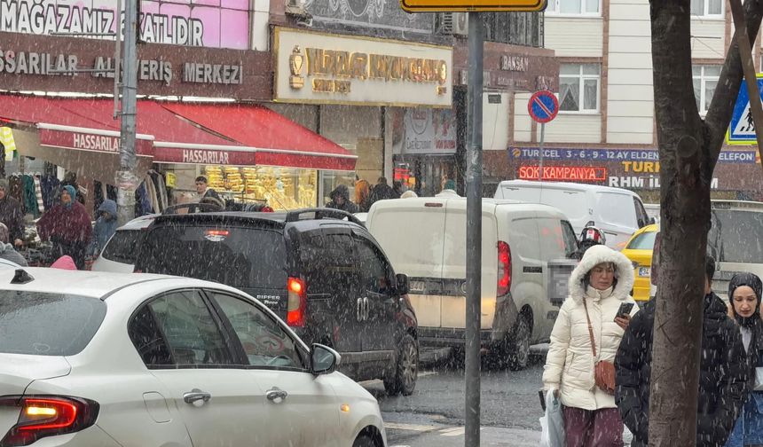 Arnavutköy’de kar yağışı devam ediyor!