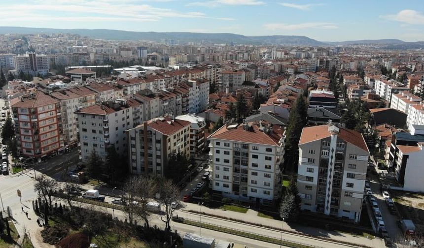 Altın yükseldi, ev satışı durdu