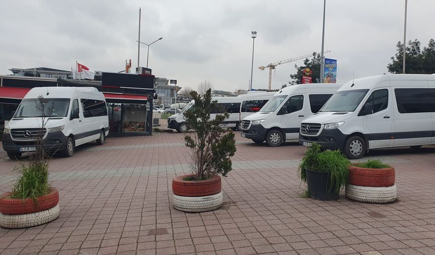 Bakırköy’deki market otoparkında "Servis Minibüsü" krizi