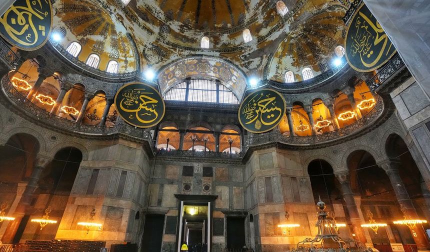 Ayasofya’nın altından 1600 yıllık sır çıktı