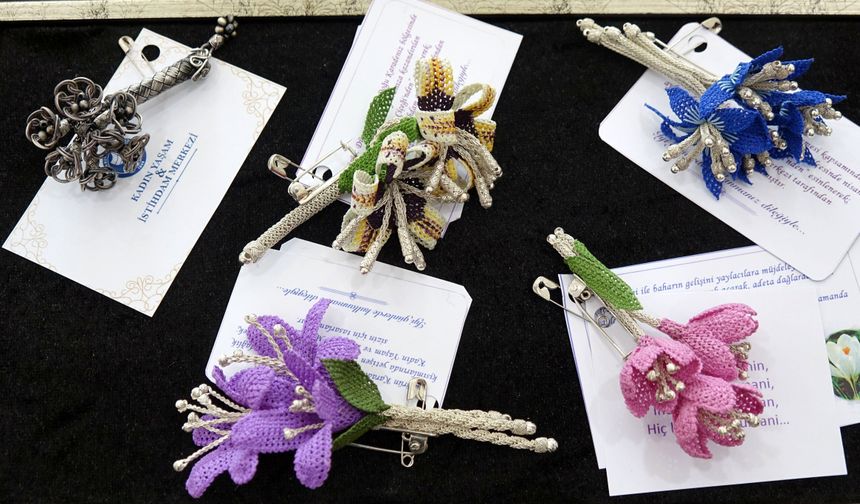 Endemik çiçekler kumaşta açıyor, gelenek maniyle yaşıyor