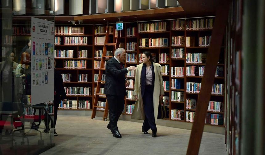 Başkonsoloslardan Fatih Kütüphanelerine tam not