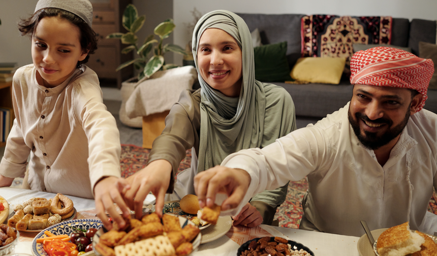 Katar, Ramazan sahuruna başlayan ilk ülke oldu!