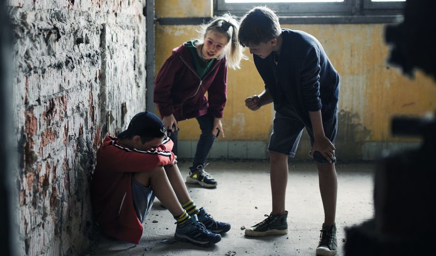 Güven ailede başlar, çocuğunuza yapılan zorbalığı görün!