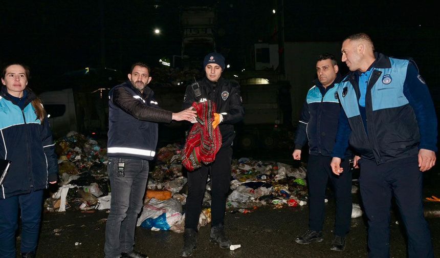 Çöp konteynerinden 1,2 milyon TL’lik altın çıktı