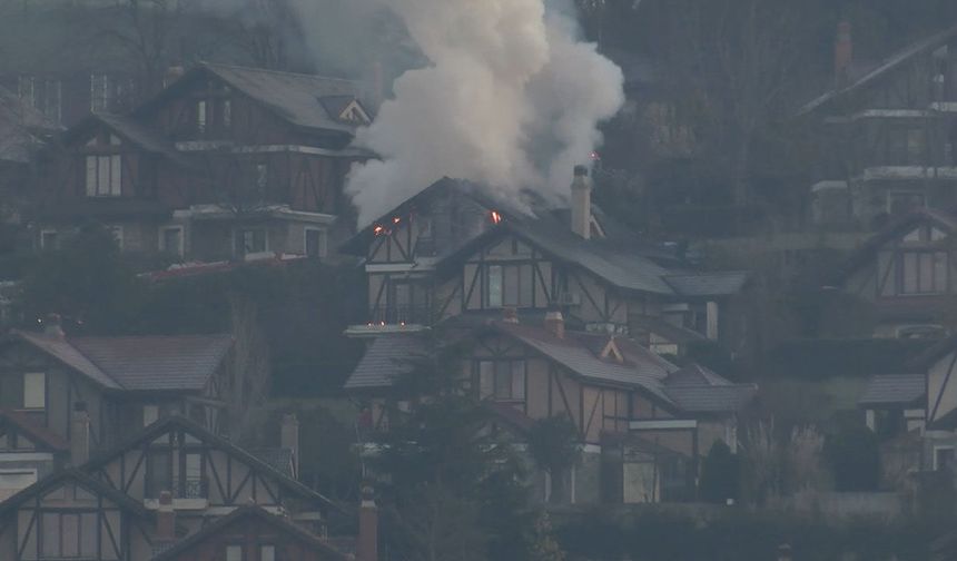Beykoz’da 3 katlı villada yangın paniği
