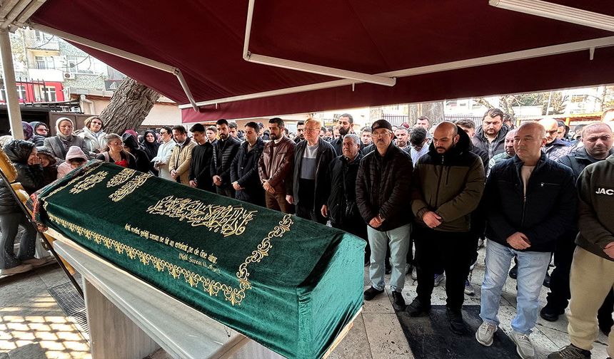 Kocası tarafından öldürülen Semiha Deniz son yolculuğuna uğurlandı