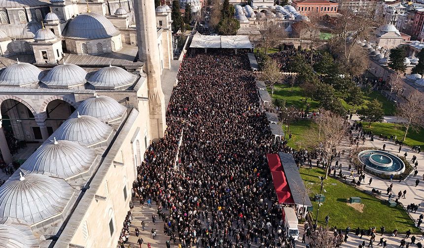 Binlerce kişi İlber Ortaylı'yı son yolculuğuna uğurladı