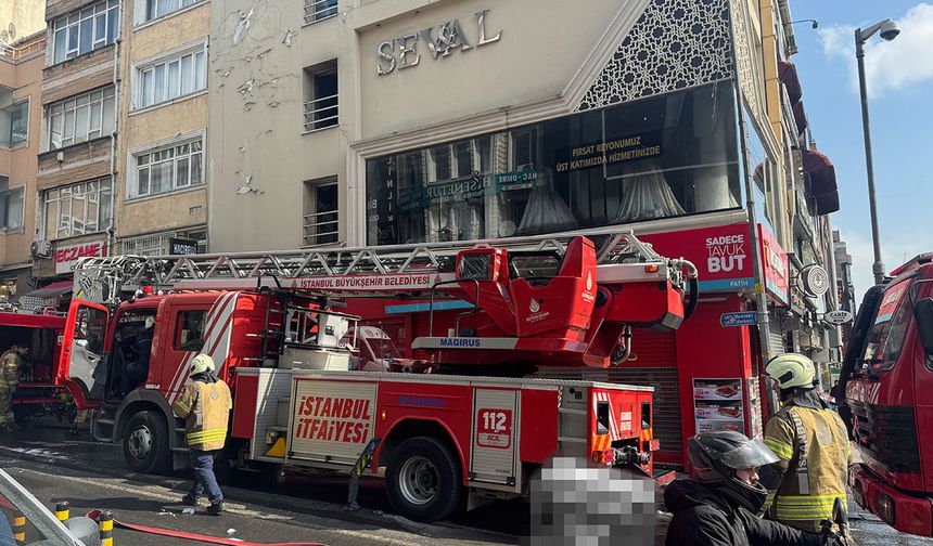 Fatih’te gelinlikçi alevlere teslim oldu