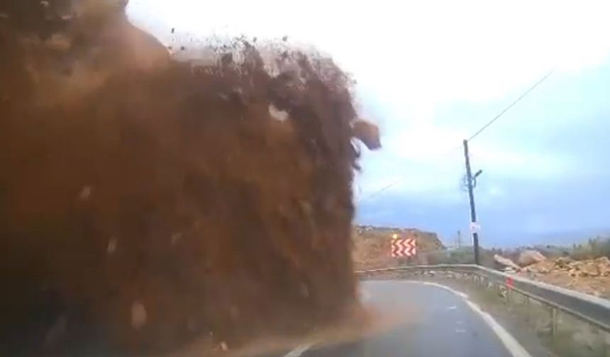 Dağdan kopan kaya cipin üzerine düştü