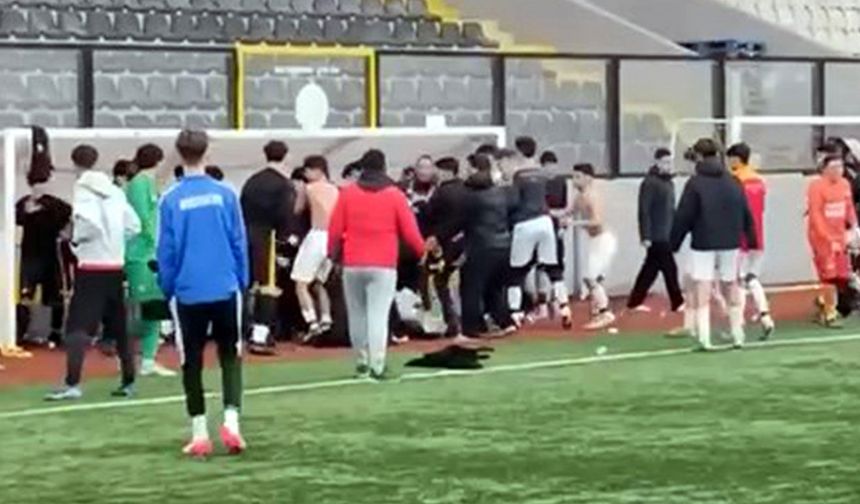 Avcılar’da amatör maçta kavga