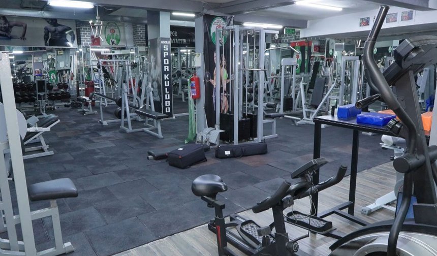 Spor salonu su baskınıyla hasar gördü