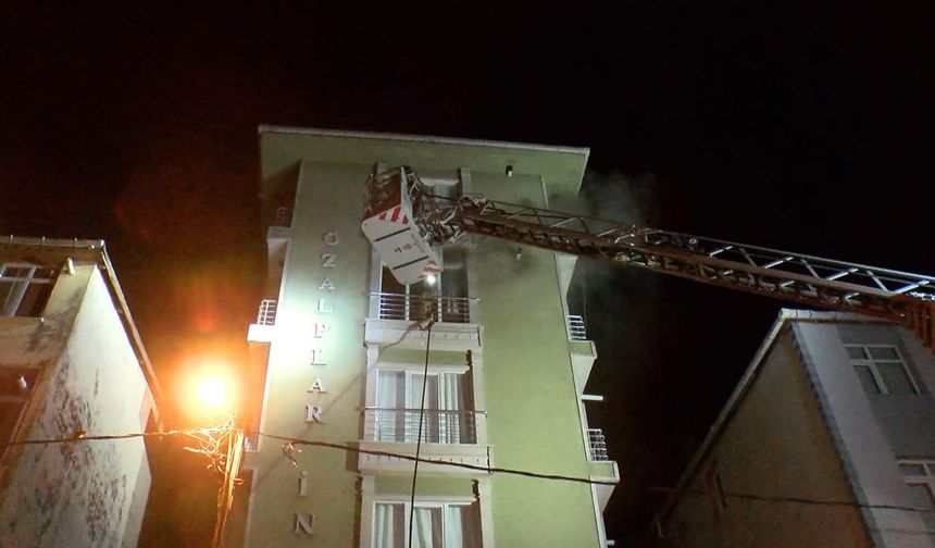 Ümraniye'de çıkan yangın korkuttu