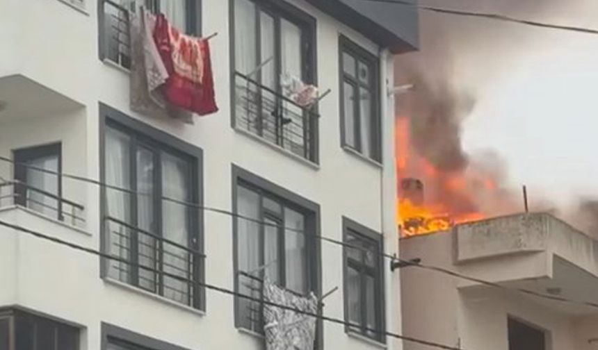 Sultanbeyli'de 3 katlı binada yangın