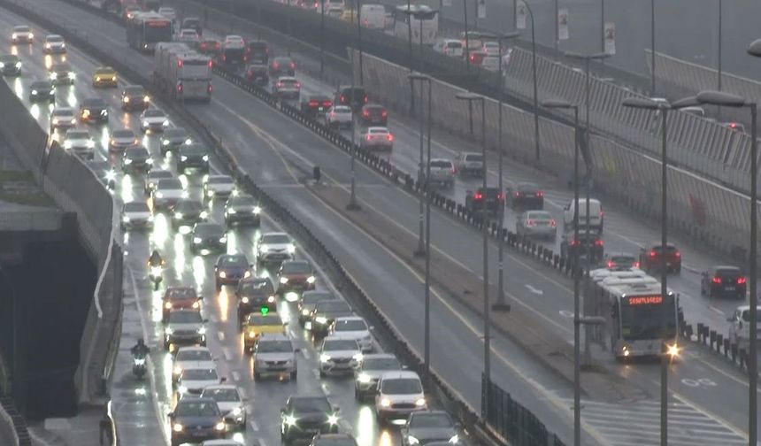 İstanbul yollarında yoğun trafik yaşanıyor