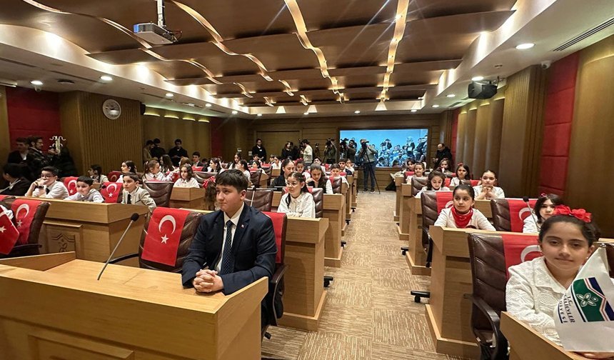 Bahçelievler’de çocuklar meclis kürsüsünde