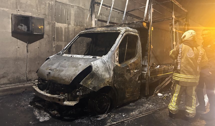 Tünelde araç yangını paniğe neden oldu