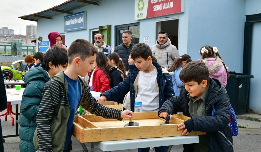 İlkokul öğrencileri geri dönüşümü yerinde öğrendi