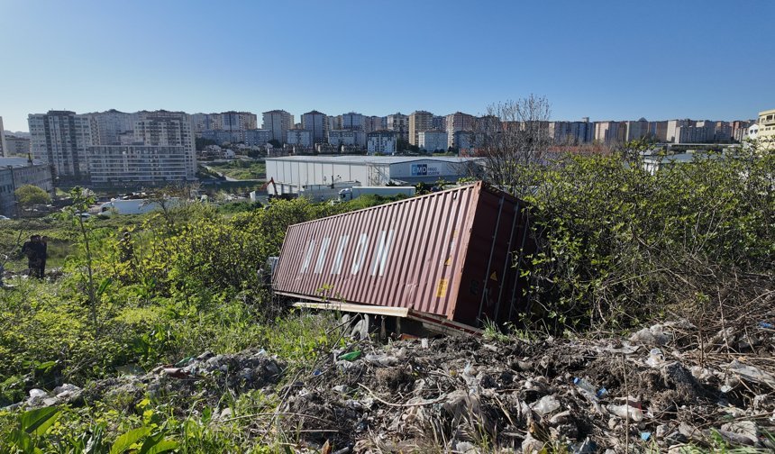 Beylikdüzü'nde tır kazasında faciadan dönüldü