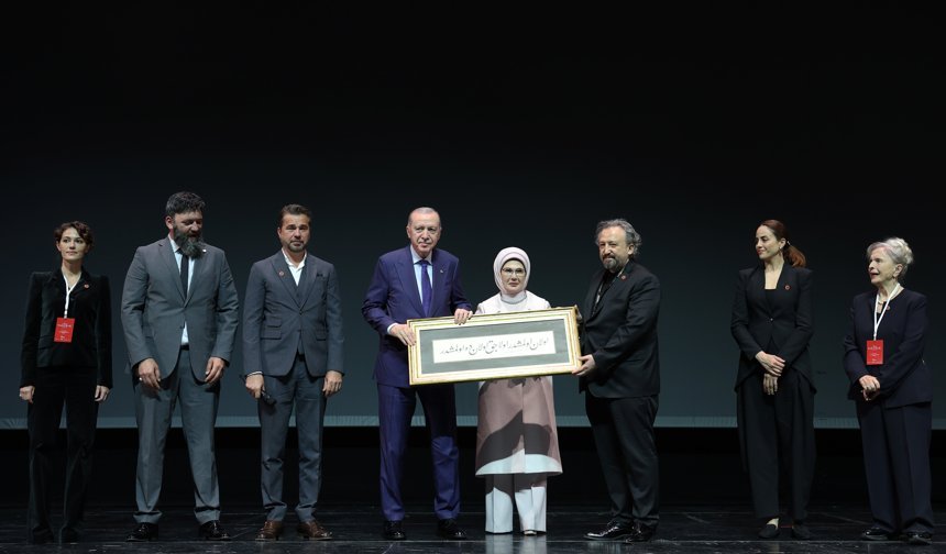 Cumhurbaşkanı Erdoğan İstanbul'da film galasına katıldı