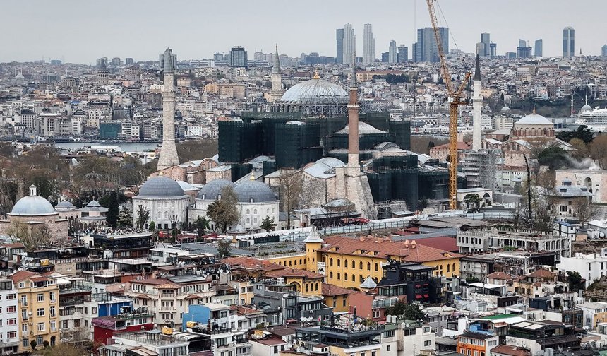 Ayasofya restorasyonunda yeni adım: Ana kubbe koruma altına alınıyor