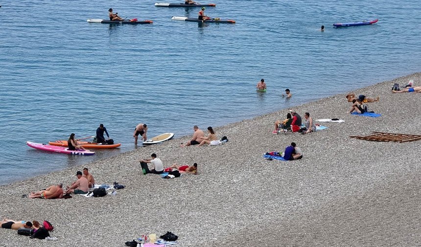 Yazı aratmayan günde sahilde yoğunluk yaşandı