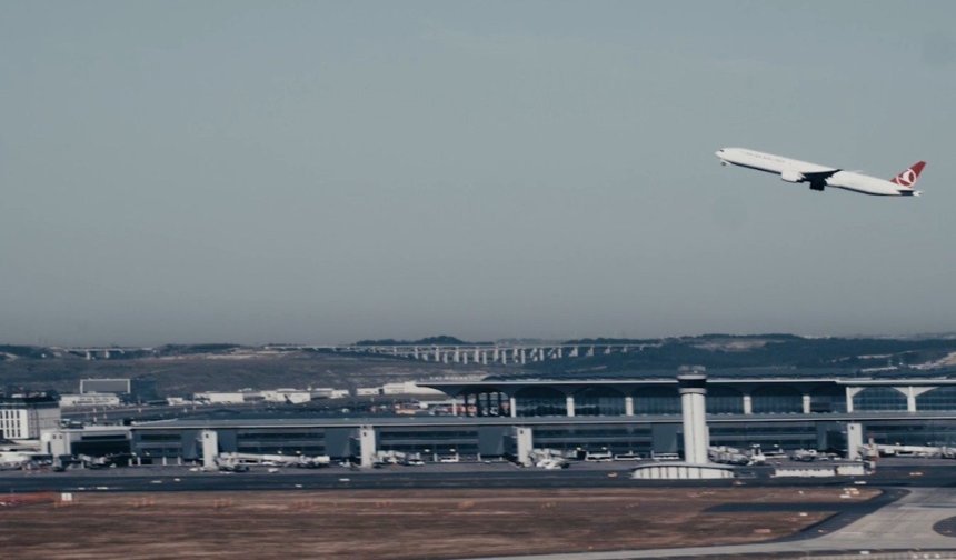 İstanbul Havalimanı'nda üçlü pist operasyonları bir yıldır hizmette