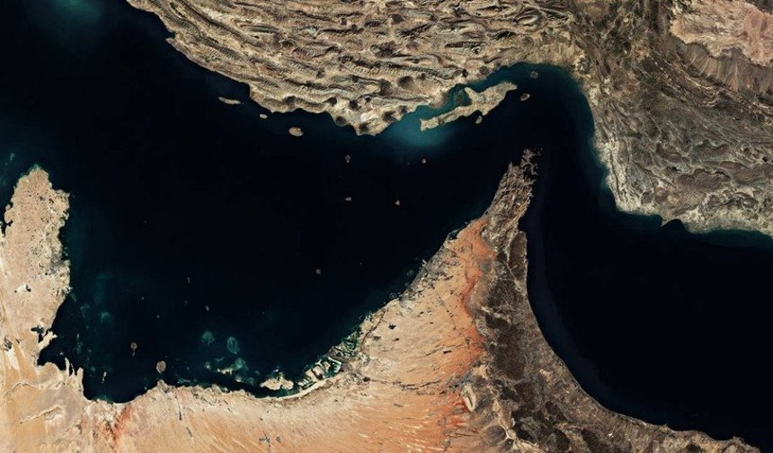 İran, Hürmüz Boğazı'nı yeniden kapattı