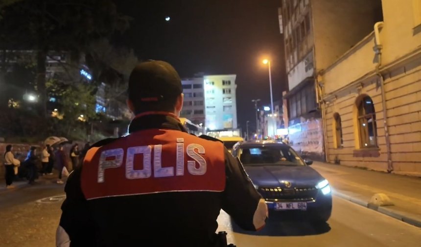 Kadıköy'de helikopter destekli 'Huzur İstanbul' denetimi