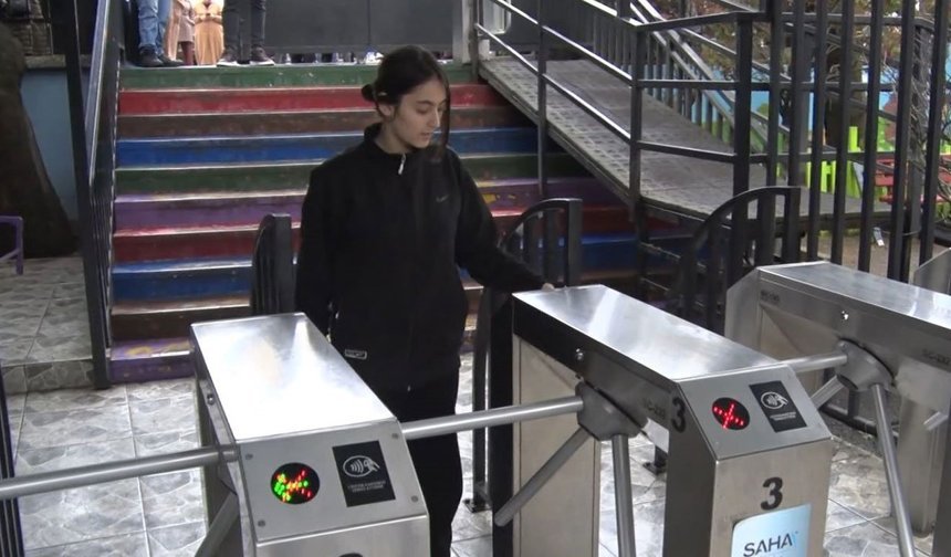 Esenyurt’ta örnek uygulama: Velilere anlık bildirim sistemi